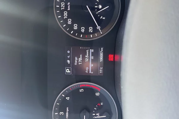 Makina ne shitje ne Tirane, Hyundai, 2015 Diesel,Kambio Automatik Pagesa 13,000  Euro.