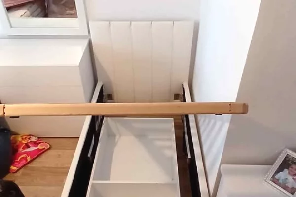 Mobilje dhe Elektroshtepiake ne Tirane - 25,000 Leke