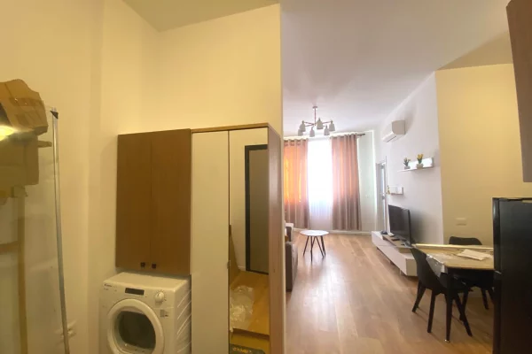 Shtepi me qera Apartament ne Tirane, 1+1, Mobilimi E mobiluar, Pagesa 600  Euro.