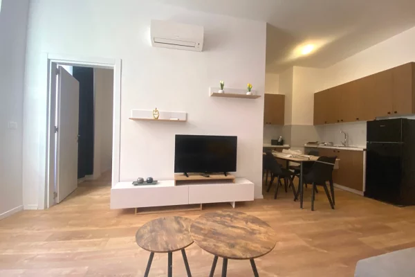 Shtepi me qera Apartament ne Tirane, 1+1, Mobilimi E mobiluar, Pagesa 600  Euro.