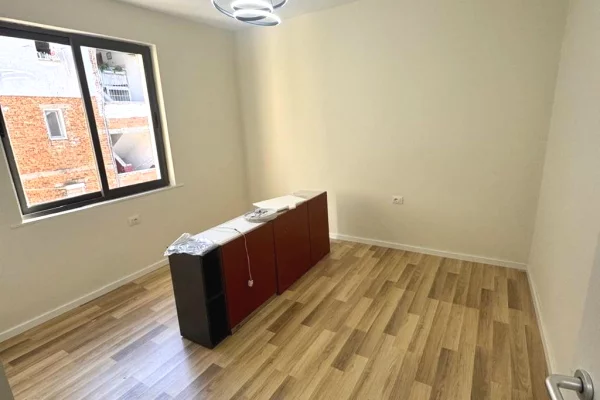Shtepi ne shitje 2+1 ne Tirane - 155,000 Euro