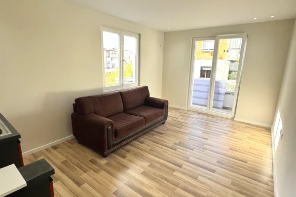 Shtepi ne shitje Apartament ne Tirane, 2+1, Mobilimi E mobiluar, Pagesa 155,000  Euro.
