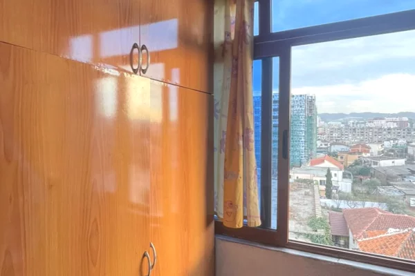 Shtepi me qera 3+1 ne Tirane - 50,000 Leke