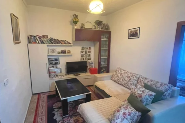 Shtepi me qera 3+1 ne Tirane - 50,000 Leke