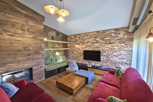 Shtepi ne shitje Vila Luksoze ne Tirane, 4+1, Mobilimi E mobiluar, Pagesa 750,000  Euro.