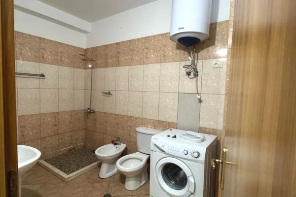 Shtepi me qera 2+1 ne Tirane - 50,000 Leke