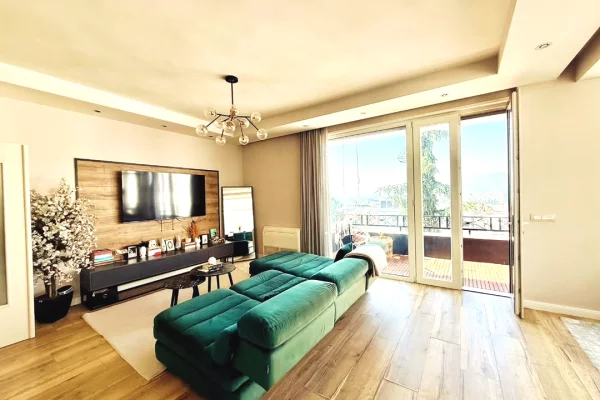 Shtepi ne shitje Apartament ne Tirane, 2+1, Mobilimi E mobiluar, Pagesa 285,000  Euro.