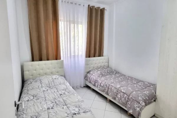 Shtepi me qera Shtepi Private ne Tirane, 1+1, Mobilimi E mobiluar, Pagesa 40,000  Leke.