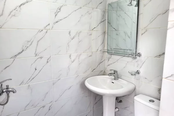 Shtepi me qera 1+1 ne Tirane - 40,000 Leke