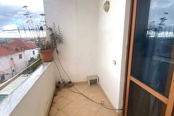 Shtepi ne shitje Apartament ne Tirane, 1+1, Mobilimi E mobiluar, Pagesa 123,000  Euro.