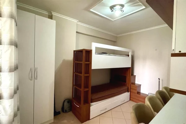 Shtepi me qera Apartament ne Tirane, 2+1, Mobilimi E mobiluar, Pagesa 700  Euro.