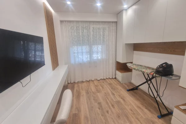 Shtepi ne shitje Apartament ne Tirane, 2+1, Mobilimi E mobiluar, Pagesa 280,000  Euro.