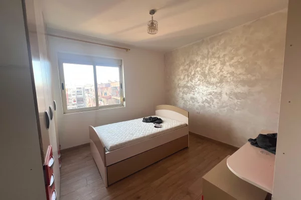 Shtepi me qera Apartament ne Tirane, 2+1, Mobilimi E mobiluar, Pagesa 50,000  Leke.