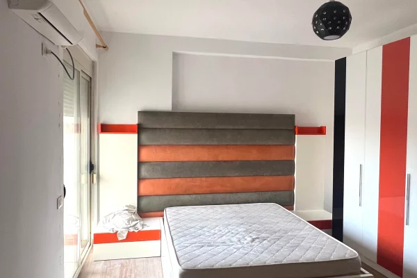 Shtepi me qera Apartament ne Tirane, 2+1, Mobilimi E mobiluar, Pagesa 50,000  Leke.