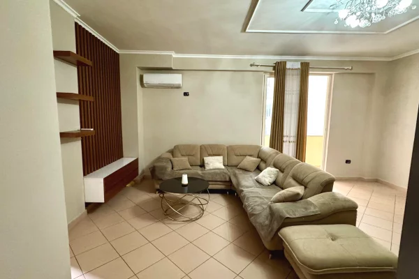 Shtepi me qera Apartament ne Tirane, 2+1, Mobilimi E mobiluar, Pagesa 700  Euro.
