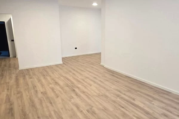 Shtepi me qera Apartament ne Tirane, 2+1, Mobilimi Bosh, pa mobiluar, Pagesa 1,200  Euro.