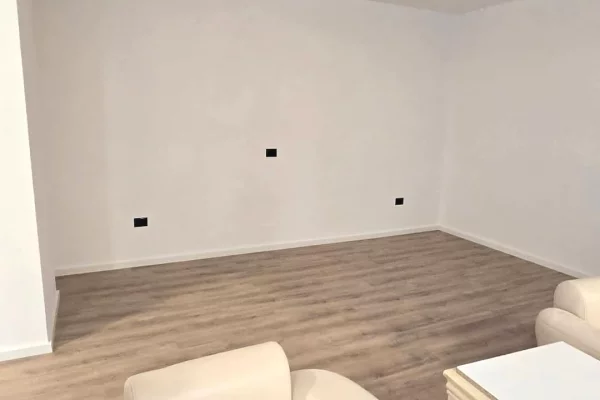 Shtepi me qera Apartament ne Tirane, 2+1, Mobilimi Bosh, pa mobiluar, Pagesa 1,200  Euro.