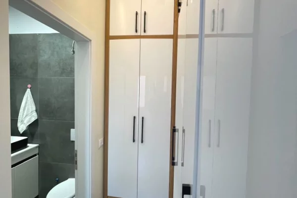 Shtepi me qera Apartament ne Tirane, 2+1, Mobilimi E mobiluar, Pagesa 750  Euro.