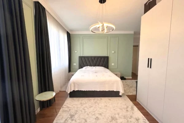 Shtepi ne shitje Apartament ne Tirane, 2+1, Mobilimi E mobiluar, Pagesa 195,000  Euro.