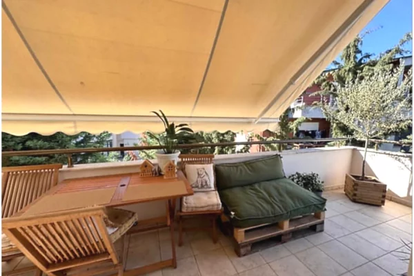 Shtepi ne shitje Apartament ne Tirane, 2+1, Mobilimi E mobiluar, Pagesa 195,000  Euro.