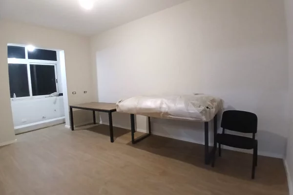 Shtepi me qera Apartament ne Tirane, 2+1, Mobilimi Bosh, pa mobiluar, Pagesa 550  Euro.