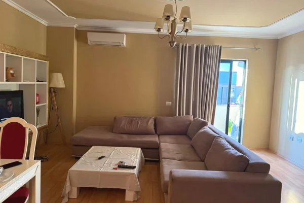 Shtepi me qera Apartament ne Tirane, 1+1, Mobilimi E mobiluar, Pagesa 450  Euro.