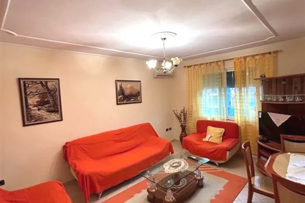 Shtepi me qera 2+1 ne Tirane - 48,000 Leke
