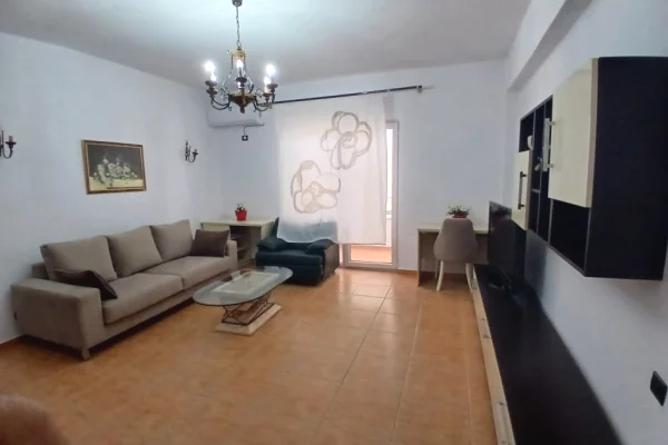 Shtepi me qera 1+1 ne Tirane - 450 Euro