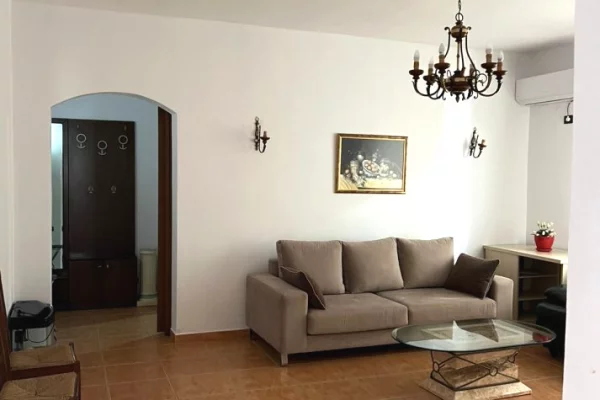 Shtepi me qera 1+1 ne Tirane - 450 Euro