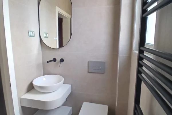 Shtepi me qera Apartament ne Tirane, 1+1, Mobilimi E mobiluar, Pagesa 550  Euro.