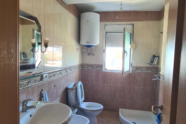 Shtepi ne shitje 2+1 ne Tirane - 140,000 Euro