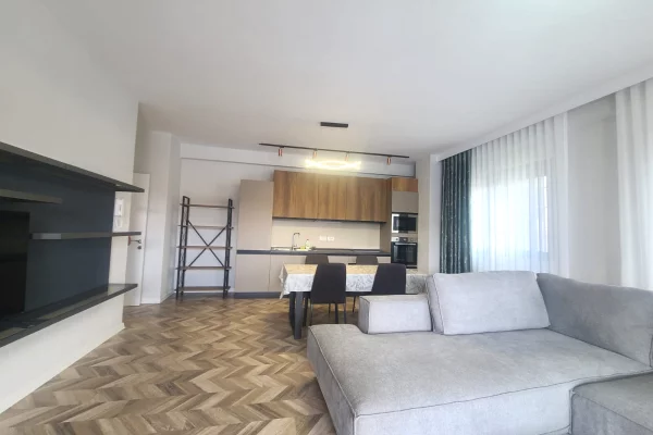 Shtepi me qera 3+1 ne Tirane - 1,000 Euro