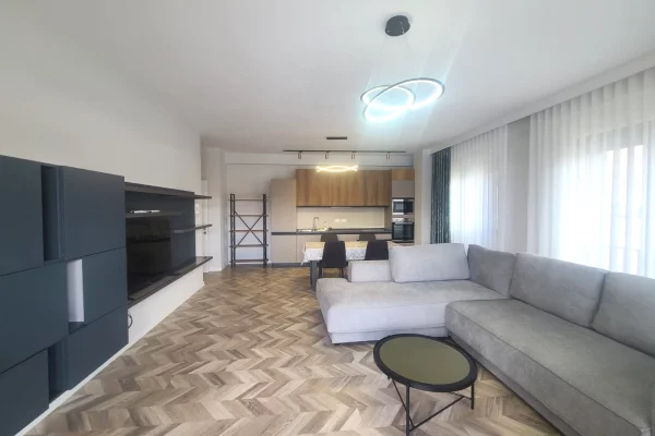 Shtepi me qera 3+1 ne Tirane - 1,000 Euro