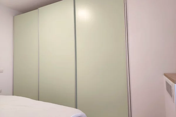 Shtepi me qera Apartament ne Tirane, 2+1, Mobilimi E mobiluar, Pagesa 1,000  Euro.