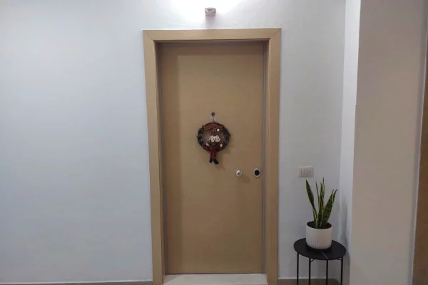 Shtepi me qera Apartament ne Tirane, 2+1, Mobilimi E mobiluar, Pagesa 1,000  Euro.