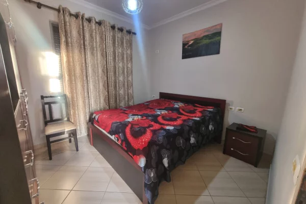 Shtepi me qera Apartament ne Tirane, 2+1, Mobilimi E mobiluar, Pagesa 450  Euro.