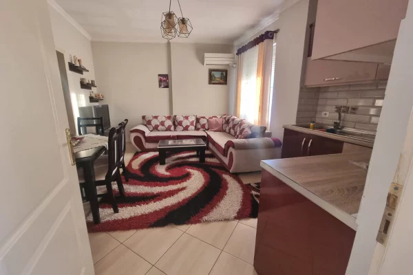 Shtepi me qera 2+1 ne Tirane - 450 Euro