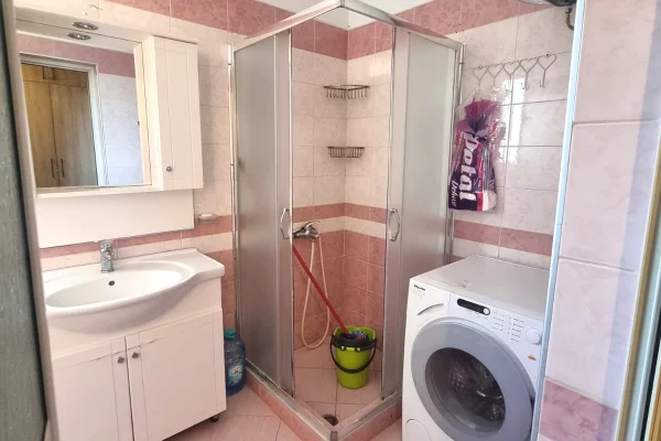 Shtepi me qera 2+1 ne Tirane - 450 Euro