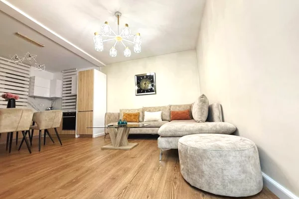 Shtepi ne shitje Apartament ne Tirane, 3+1, Mobilimi E mobiluar, Pagesa 275,000  Euro.