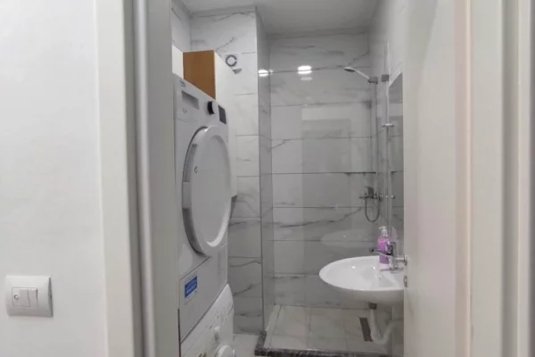 Shtepi me qera Apartament ne Tirane, 1+1, Mobilimi E mobiluar, Pagesa 450  Euro.