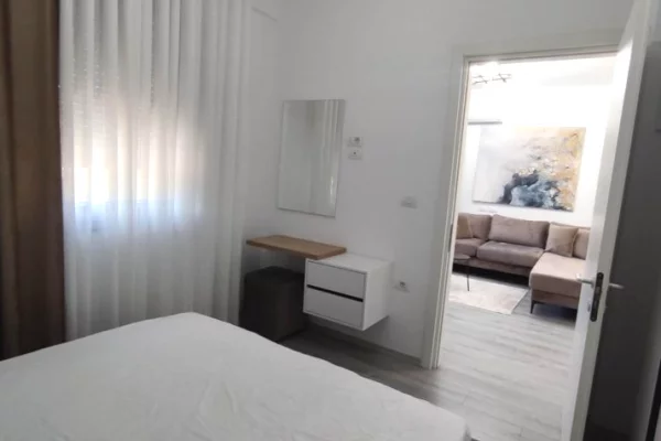 Shtepi me qera Apartament ne Tirane, 1+1, Mobilimi E mobiluar, Pagesa 450  Euro.