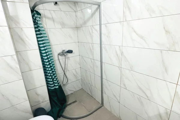 Shtepi me qera Apartament ne Tirane, 1+1, Mobilimi E mobiluar, Pagesa 50,000  Leke.