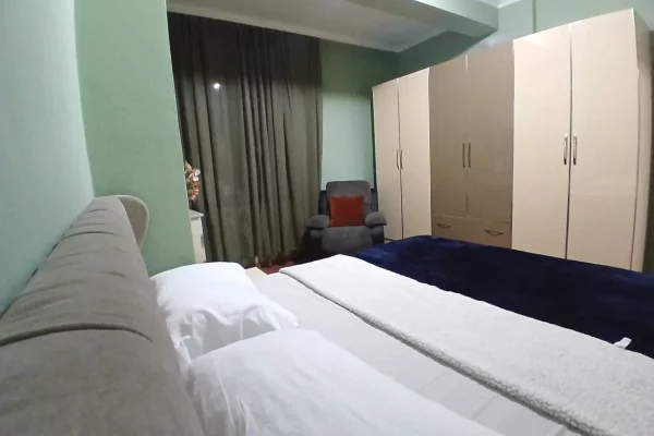 Shtepi me qera Apartament ne Tirane, 1+1, Mobilimi E mobiluar, Pagesa 50,000  Leke.