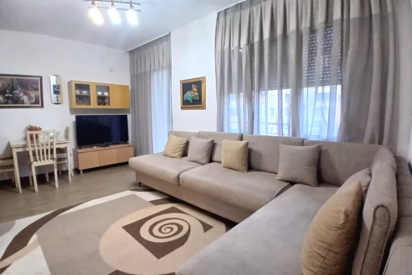 Shtepi me qera Apartament ne Tirane, 2+1, Mobilimi E mobiluar, Pagesa 750  Euro.