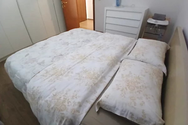 Shtepi me qera Apartament ne Tirane, 2+1, Mobilimi E mobiluar, Pagesa 750  Euro.