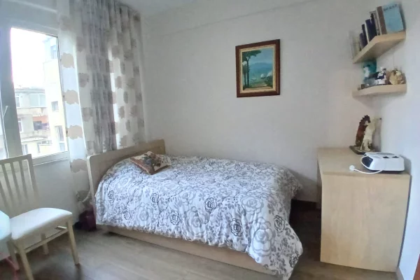 Shtepi me qera Apartament ne Tirane, 2+1, Mobilimi E mobiluar, Pagesa 750  Euro.