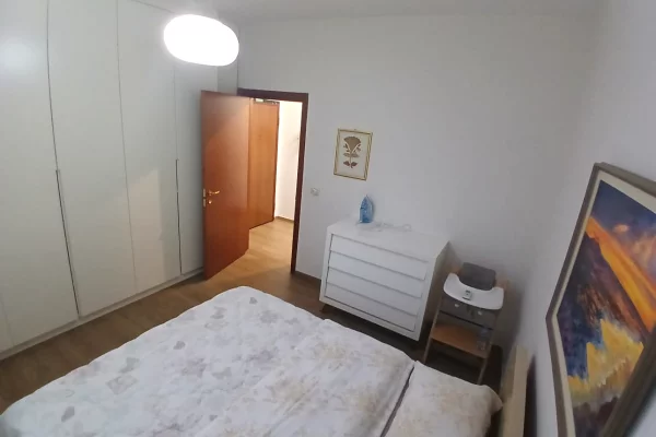 Shtepi me qera 2+1 ne Tirane - 750 Euro