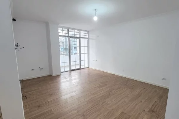 Shtepi ne shitje Apartament ne Tirane, 2+1, Mobilimi Bosh, pa mobiluar, Pagesa 255,000  Euro.