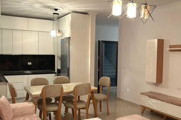 Shtepi me qera 2+1 ne Tirane - 400 Euro