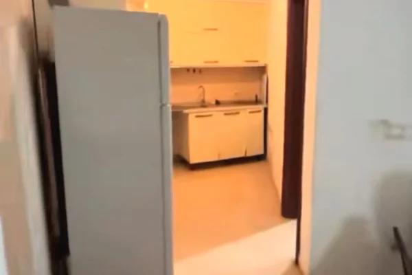 Shtepi ne shitje Apartament ne Tirane, 2+1, Mobilimi E mobiluar, Pagesa 110,000  Euro.